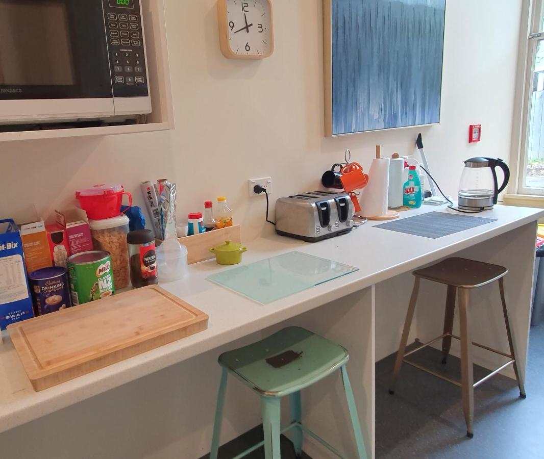 Travel Stay City Hostel Дюндин Екстериор снимка