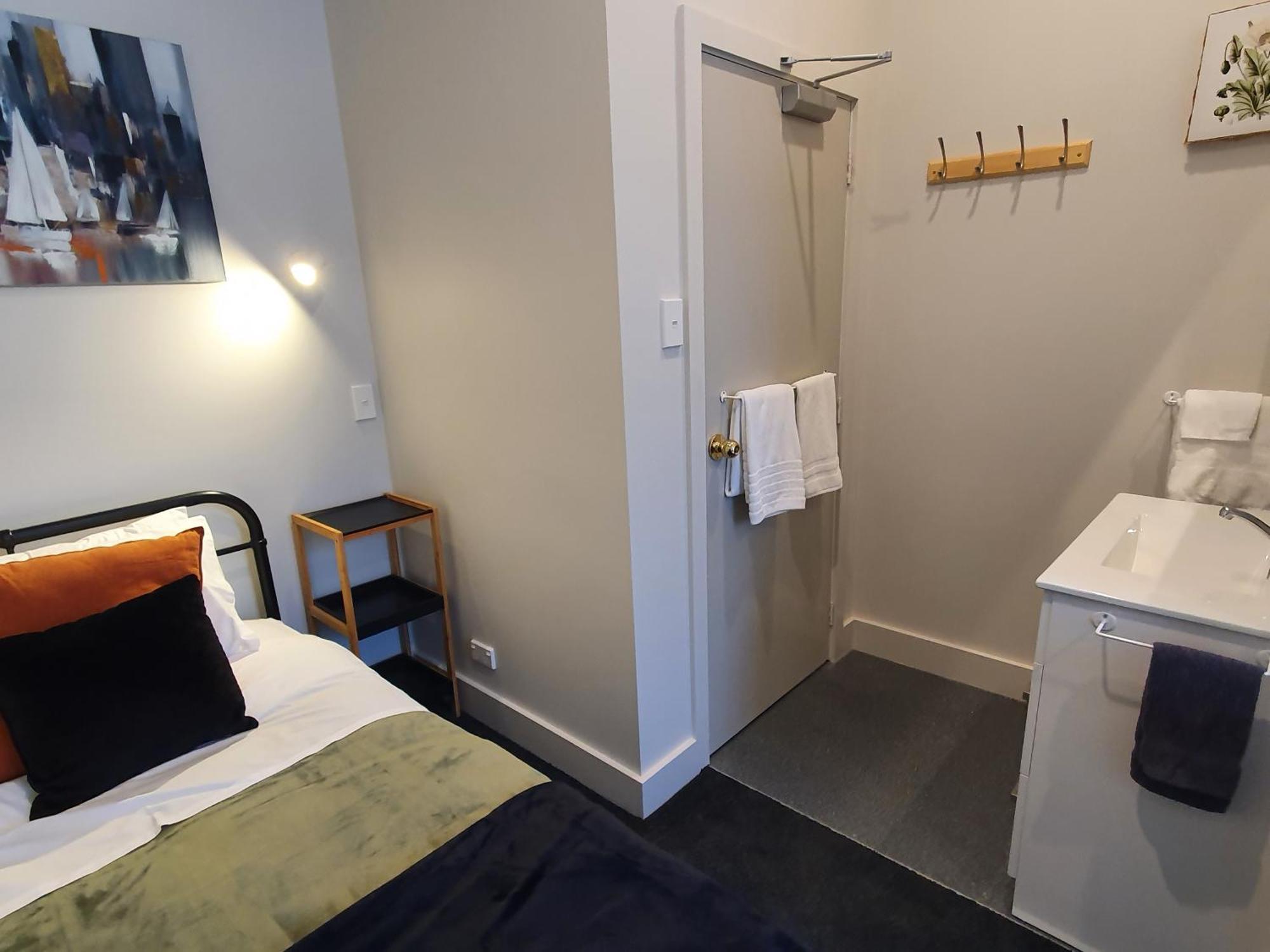 Travel Stay City Hostel Дюндин Екстериор снимка