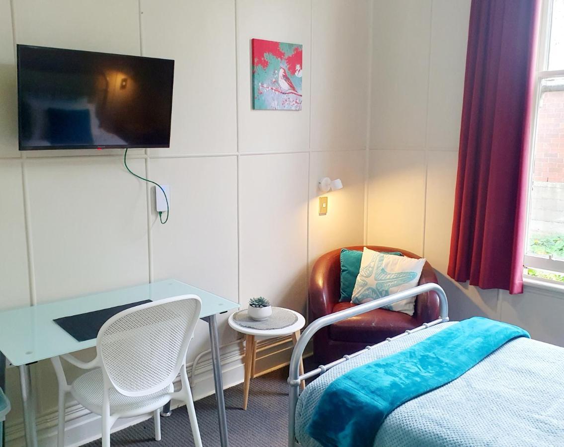 Travel Stay City Hostel Дюндин Екстериор снимка