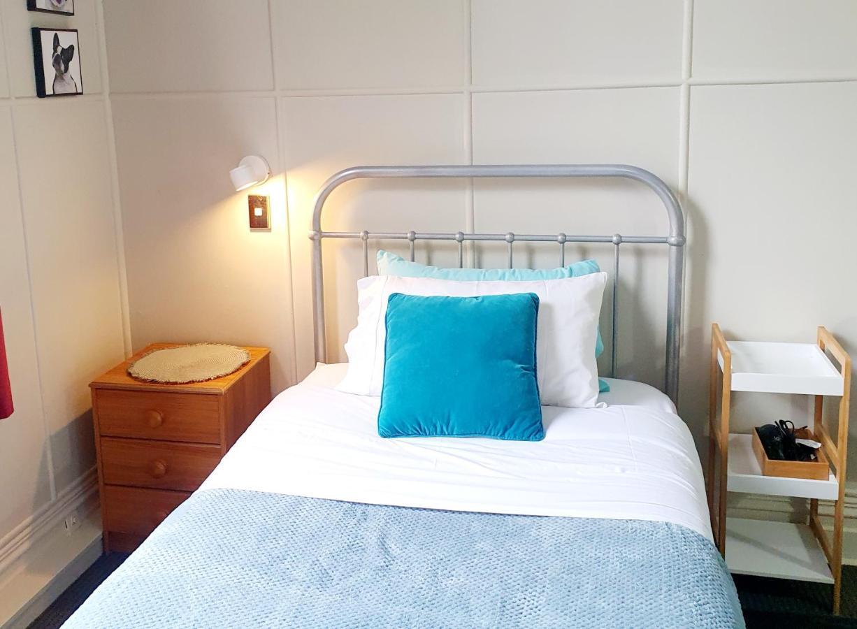 Travel Stay City Hostel Дюндин Екстериор снимка